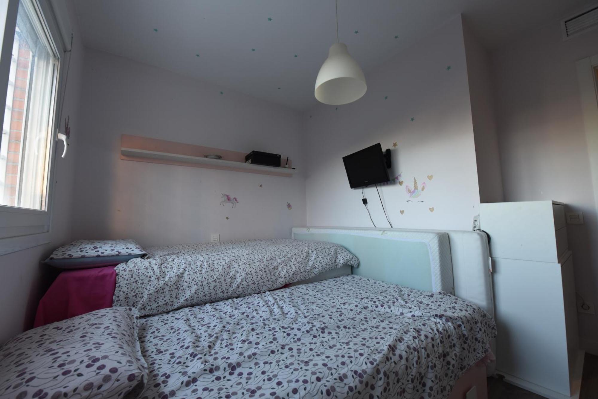 Habitaciones Privadas En Mi Acogedor Chalet - Private Rooms Madrid Exteriör bild